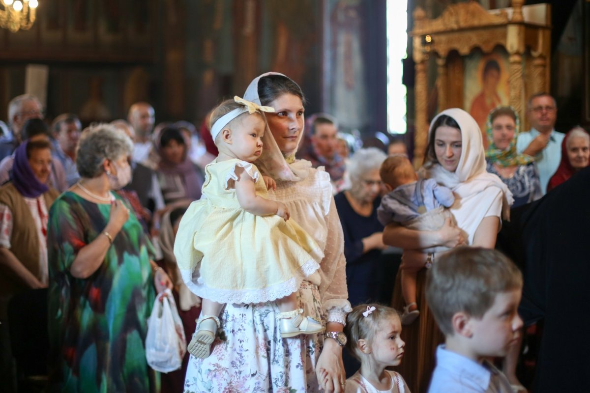 Istorie și rugăciune într-o parohie de pe „Valea Timpului” 224937