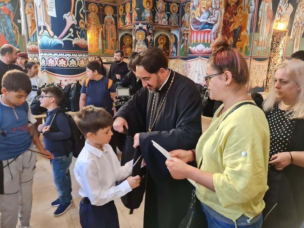 Protoieria Sector 2 Capitală, alături de copii la început de an școlar 225149