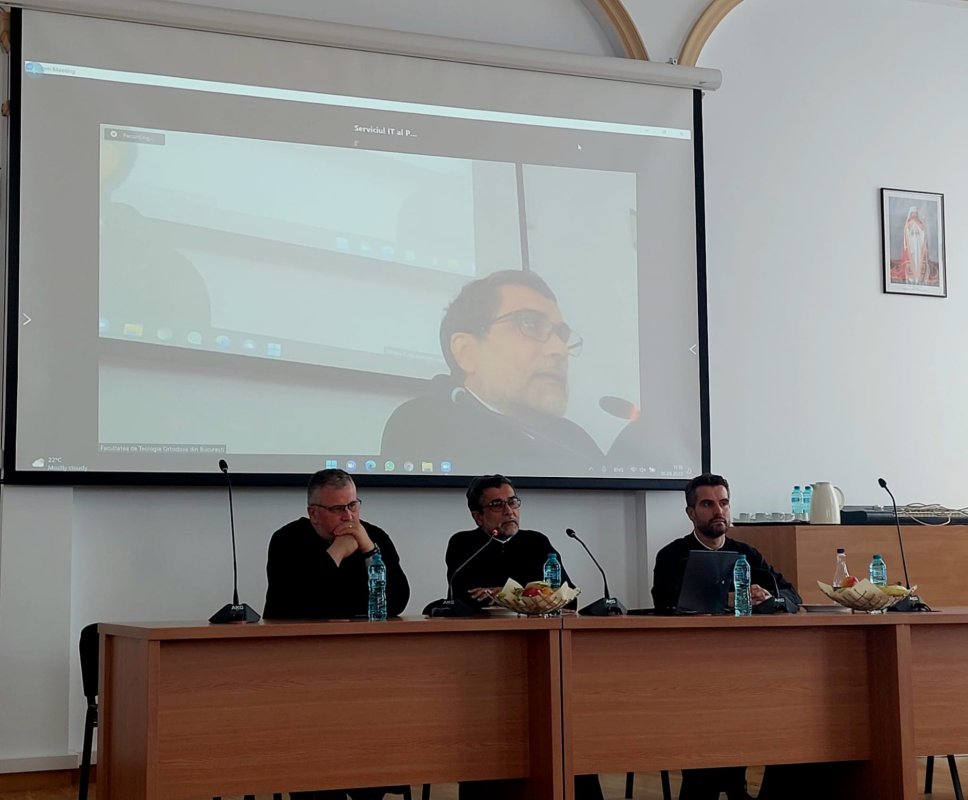 Revedere a absolvenţilor teologi bucureşteni 225069