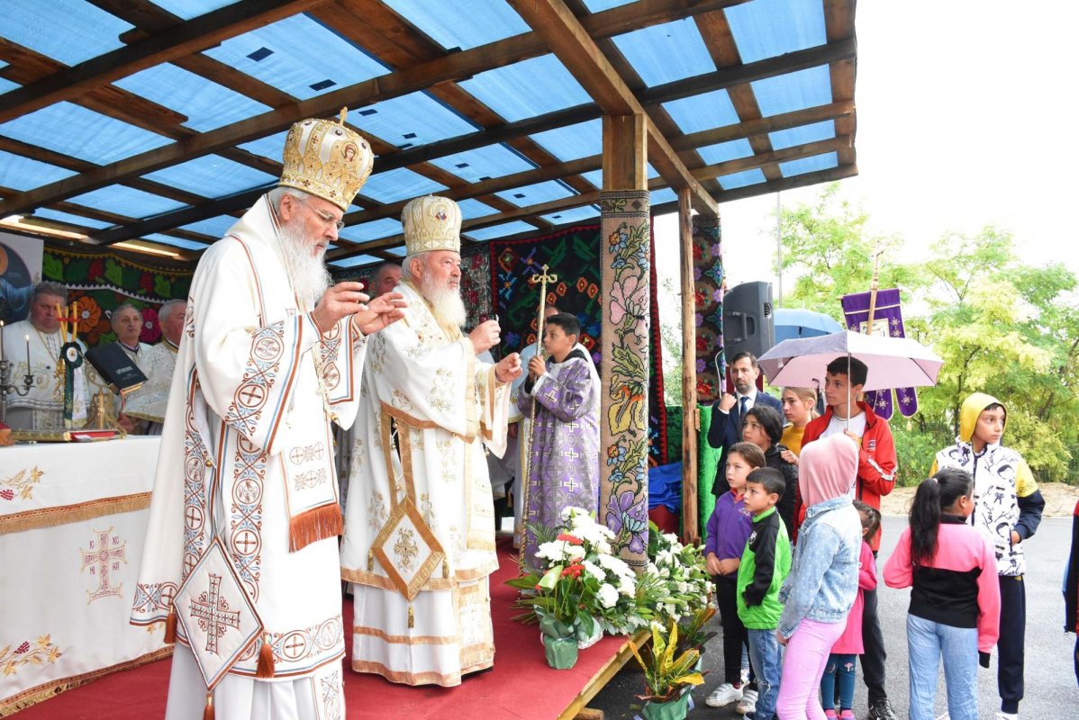 Sfinţirea paraclisului Centrului social‑misionar din Cojocna 225060