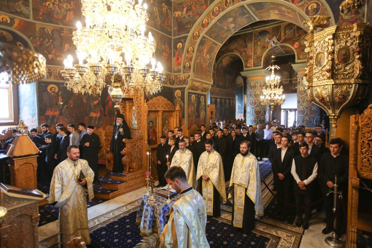 Rugăciune de binecuvântare la Seminarul Teologic din Buzău 225364