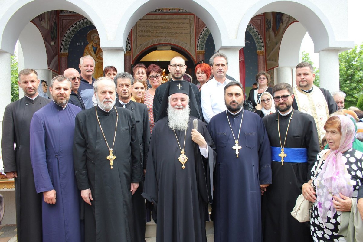 Sfinţirea unei noi biserici din orașul Craiova 225295