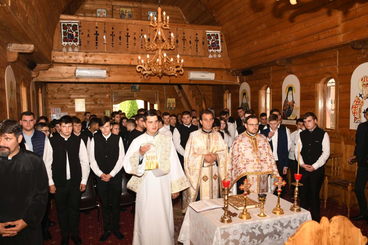 Deschiderea cursurilor la Seminarul Teologic Ortodox din Caransebeș 225436