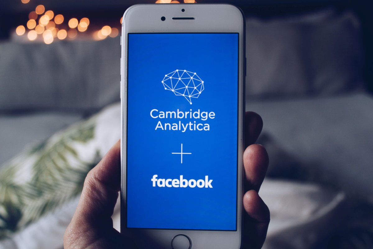 Notele de plată  ale scandalului Cambridge Analytica 225392