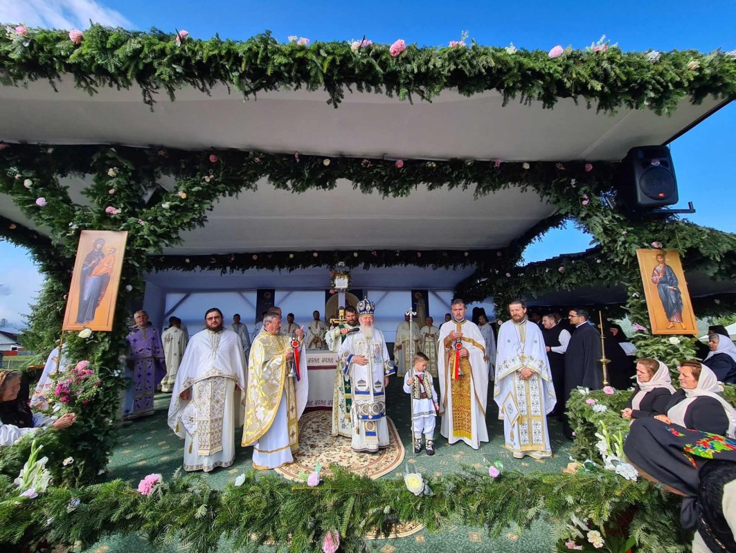 Hram la mănăstirea de la Piatra Fântânele, judeţul Bistriţa-Năsăud 225669