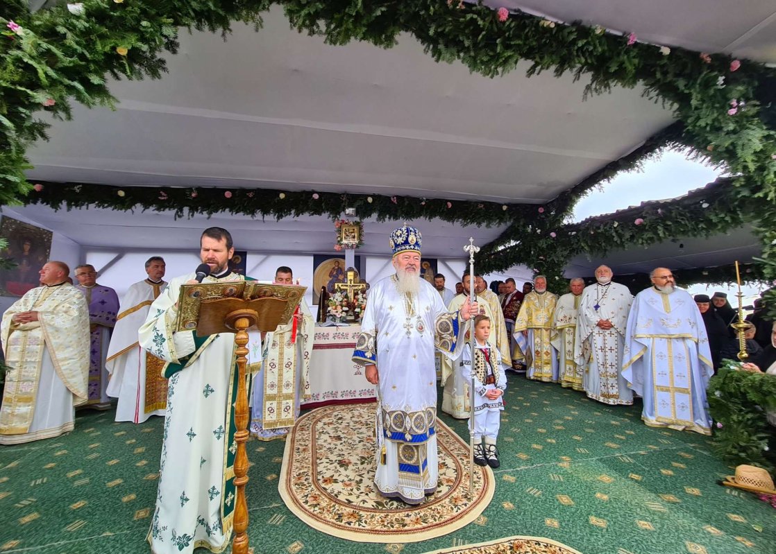 Hram la mănăstirea de la Piatra Fântânele, judeţul Bistriţa-Năsăud 225676