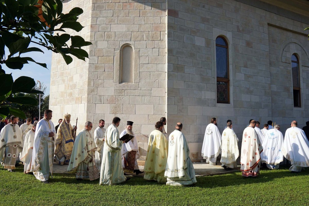 Veşmânt nou de har pentru Mănăstirea Negru Vodă din Câmpulung Muscel 225689