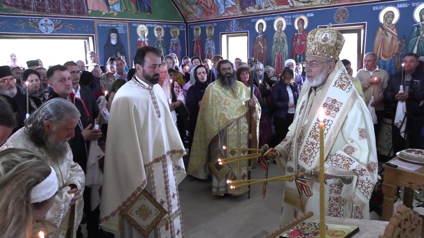 Biserică nouă pentru schitul argeşean închinat Sfântului Ierarh Modest 226035