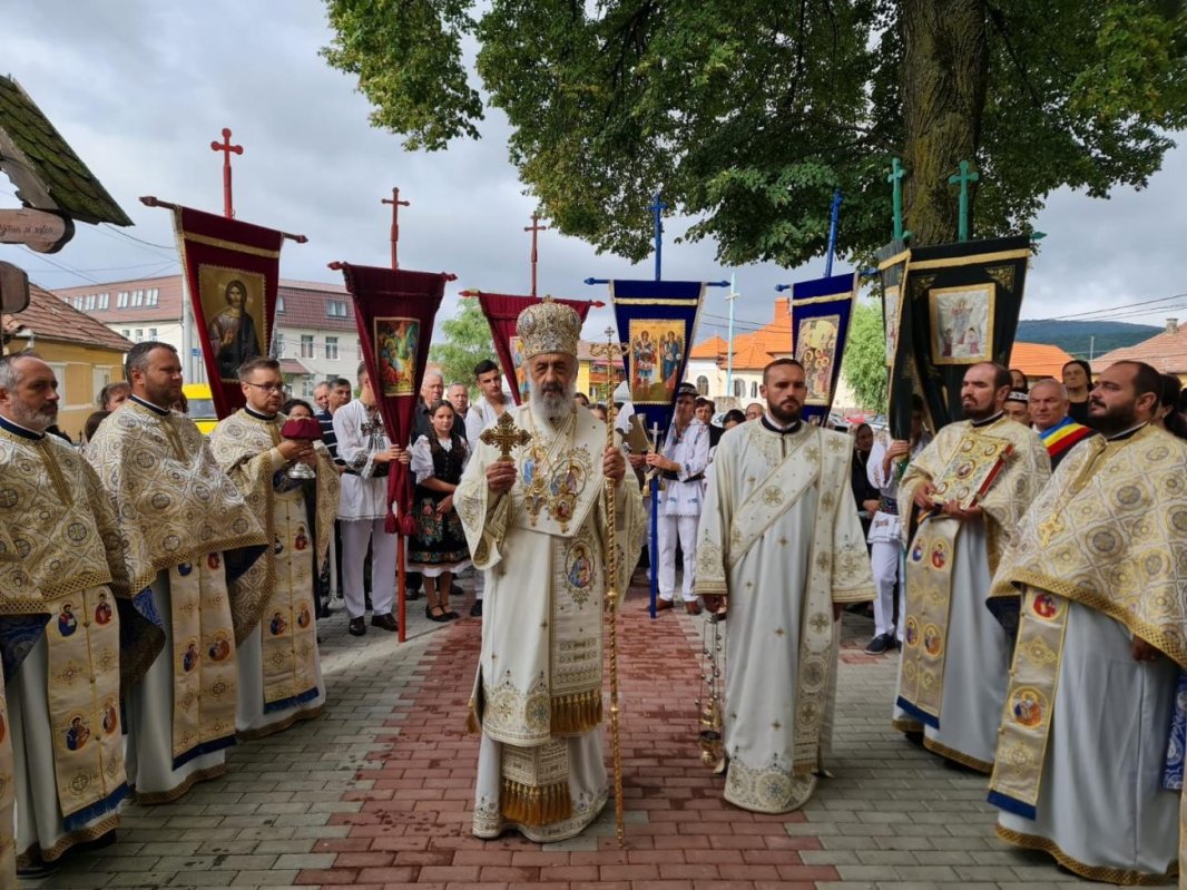 Resfințirea Bisericii „Sfântul Ierarh Nicolae” din Hodac, Protopopiatul Reghin 226094