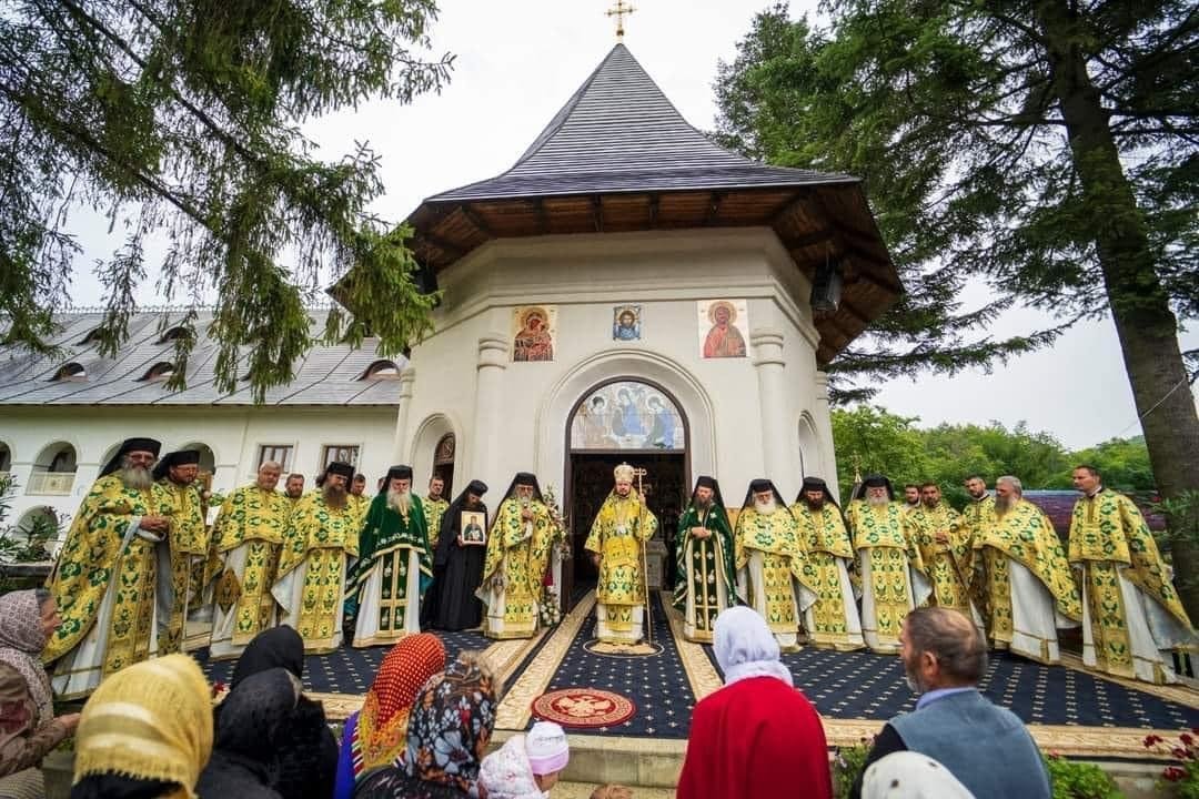 Sfântul Cuvios Onufrie  de la Vorona, sărbătorit prin Liturghie arhierească 226102