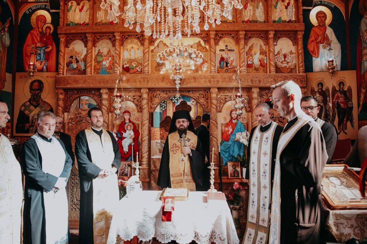 Sfinţiri în parohii bistriţene şi clujene 226241