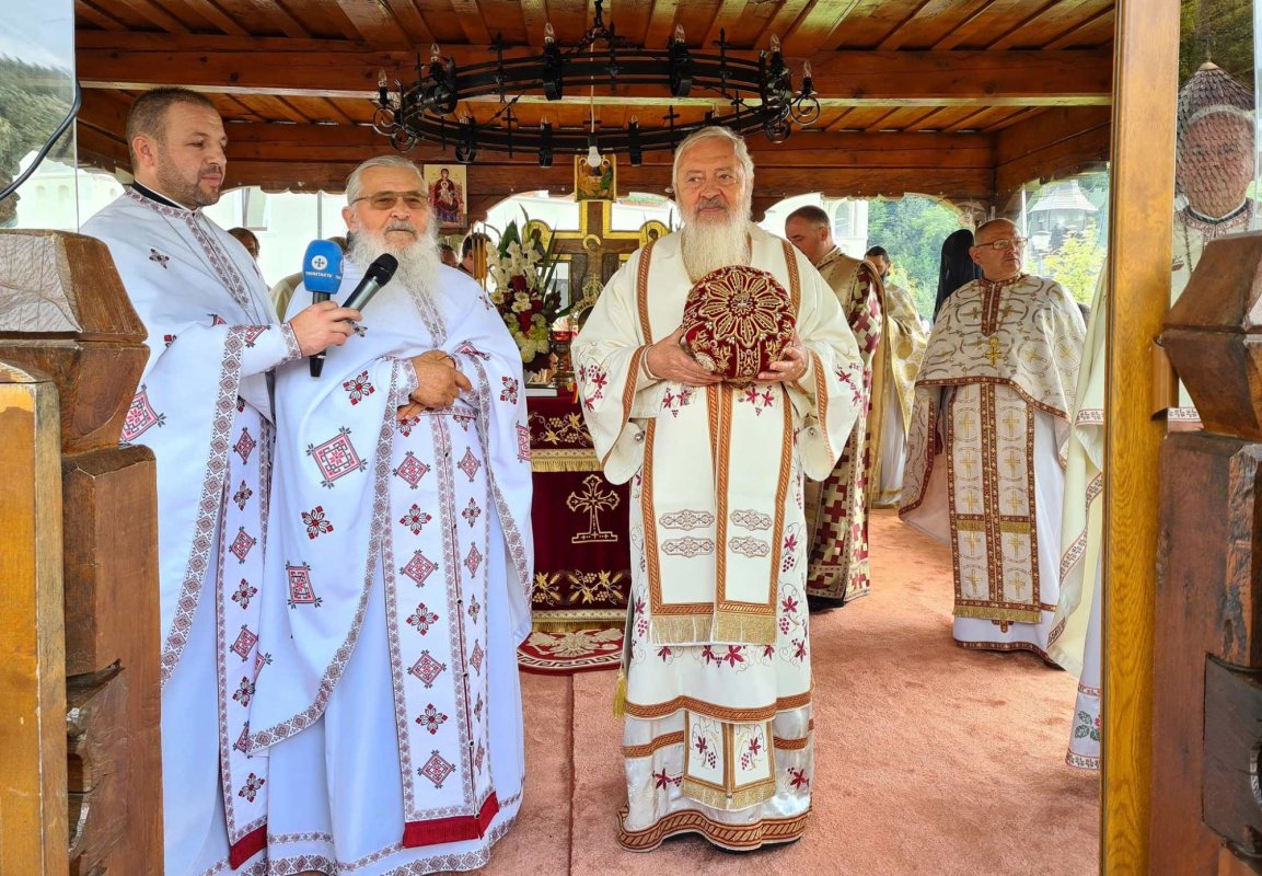 Hramul Mănăstirii „Înălțarea Sfintei Cruci” de la Cășiel, Cluj 226463