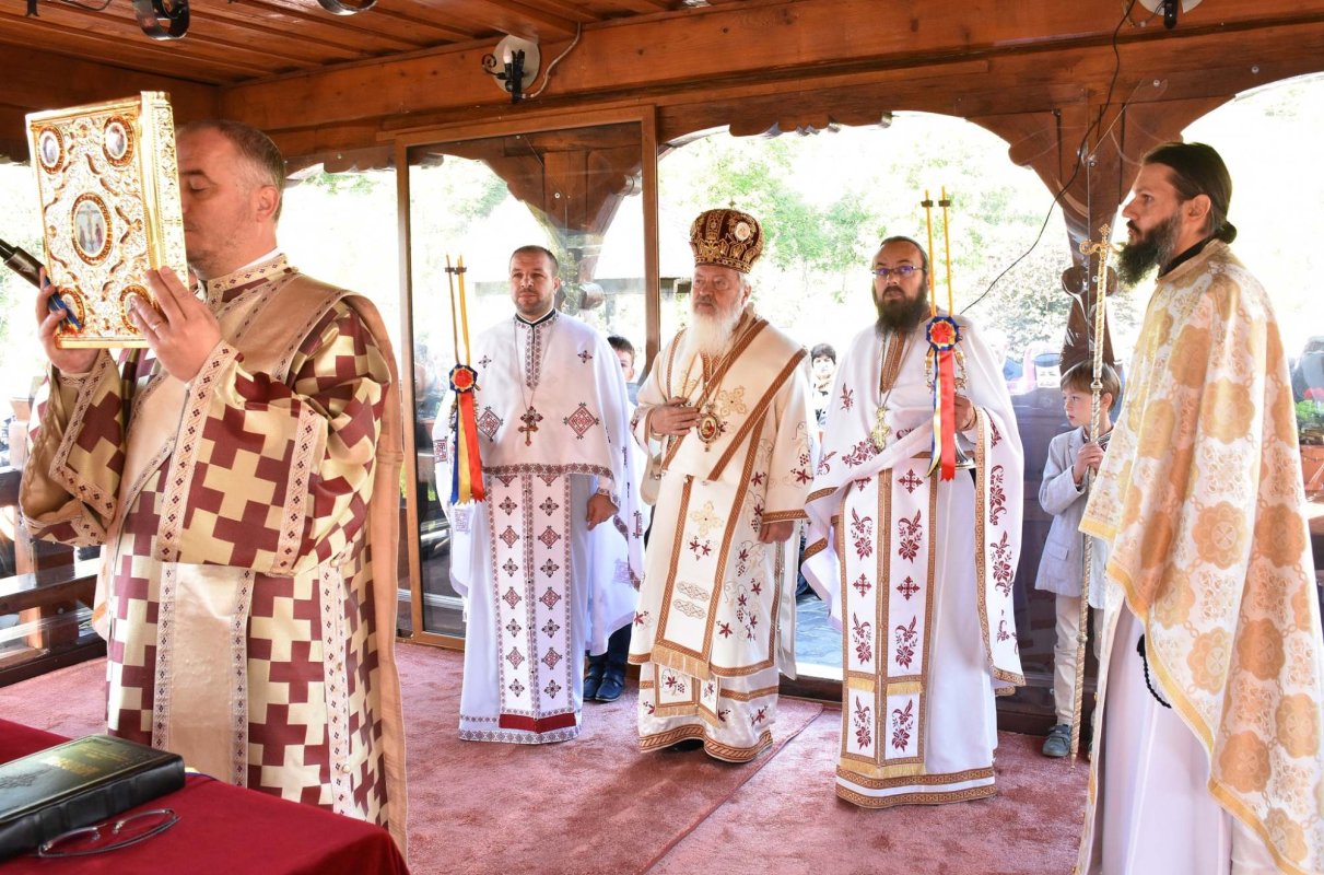 Hramul Mănăstirii „Înălțarea Sfintei Cruci” de la Cășiel, Cluj 226467