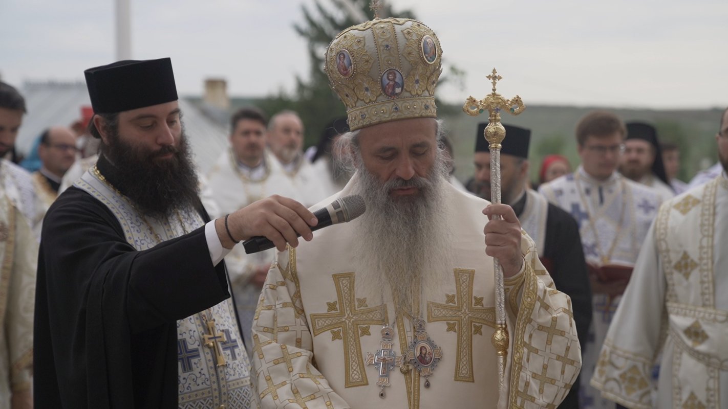 Opt arhierei la slujba de târnosire a Bisericii „Sfântul Nicolae” Hlipiceni, Botoșani 226545