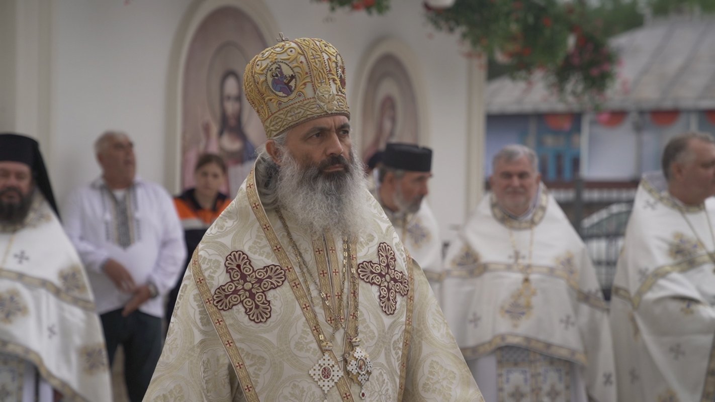 Opt arhierei la slujba de târnosire a Bisericii „Sfântul Nicolae” Hlipiceni, Botoșani 226552