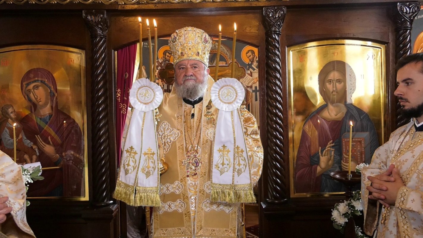 Târnosirea bisericii din Lovnic, judeţul Braşov 226825