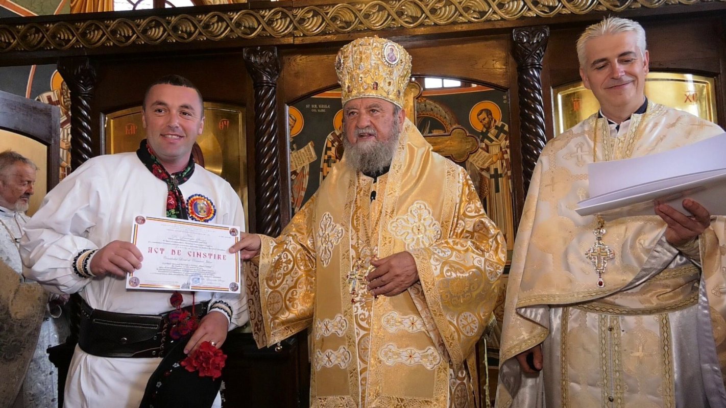 Târnosirea bisericii din Lovnic, judeţul Braşov 226826