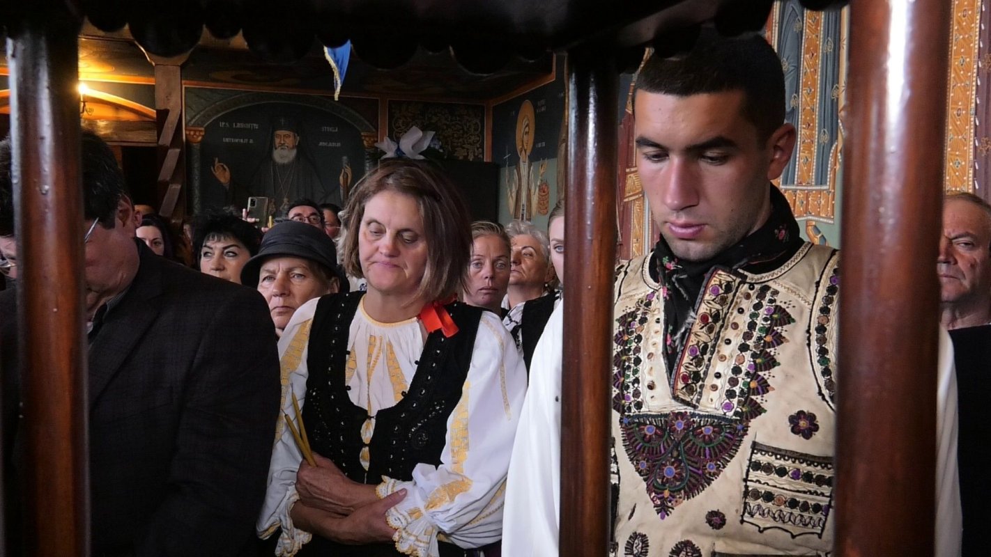 Târnosirea bisericii din Lovnic, judeţul Braşov 226828