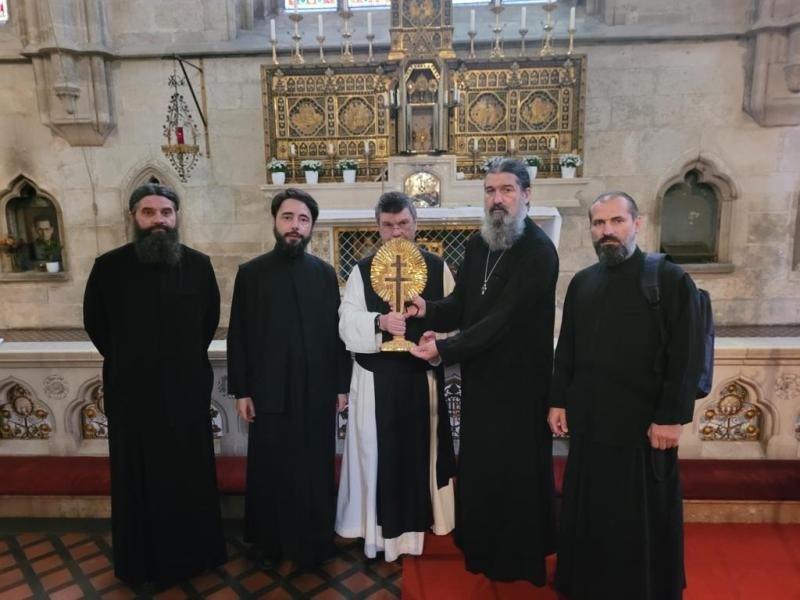 Moaștele sfinților putneni, duse spre cinstire în Germania și Austria 227048