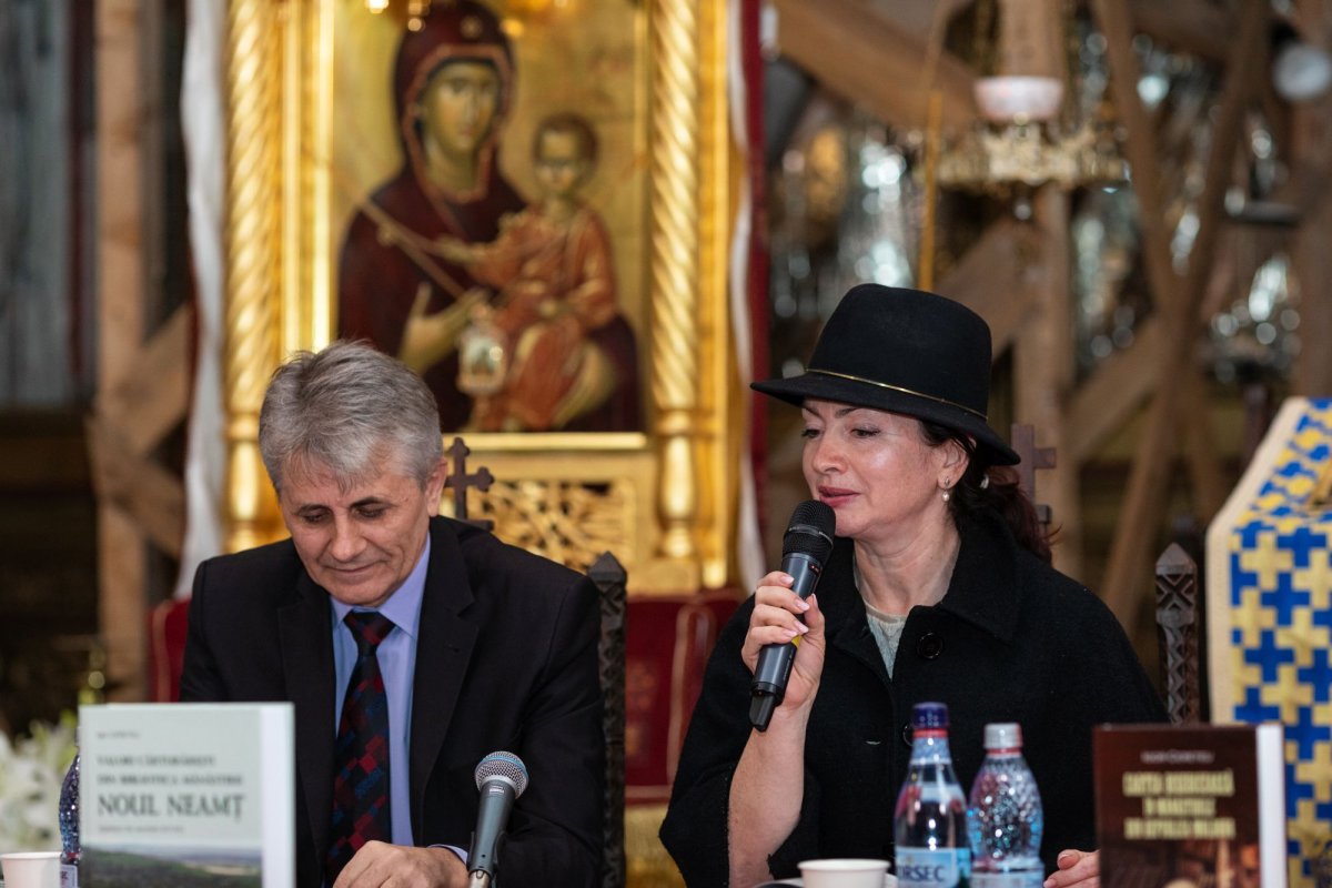 Lansare de carte la Parohia „Sfântul Pantelimon”- Foișorul de Foc din București 227218