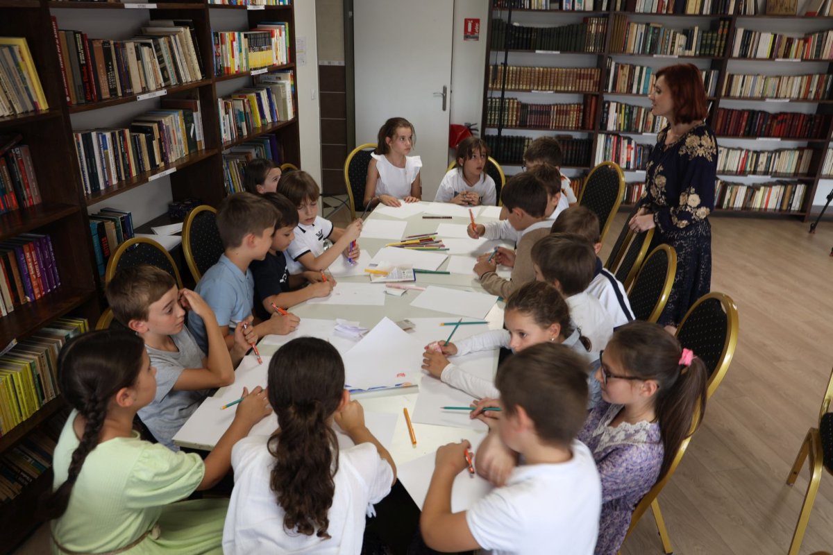 „România povestită” pentru copiii din diasporă  227077