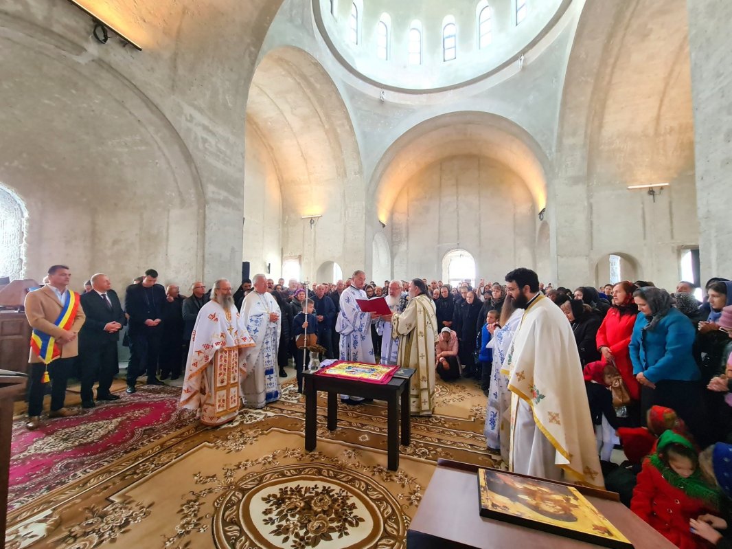 Hramul Așezământului pentru copii orfani de la Dorolea, Bistriţa‑Năsăud 227294