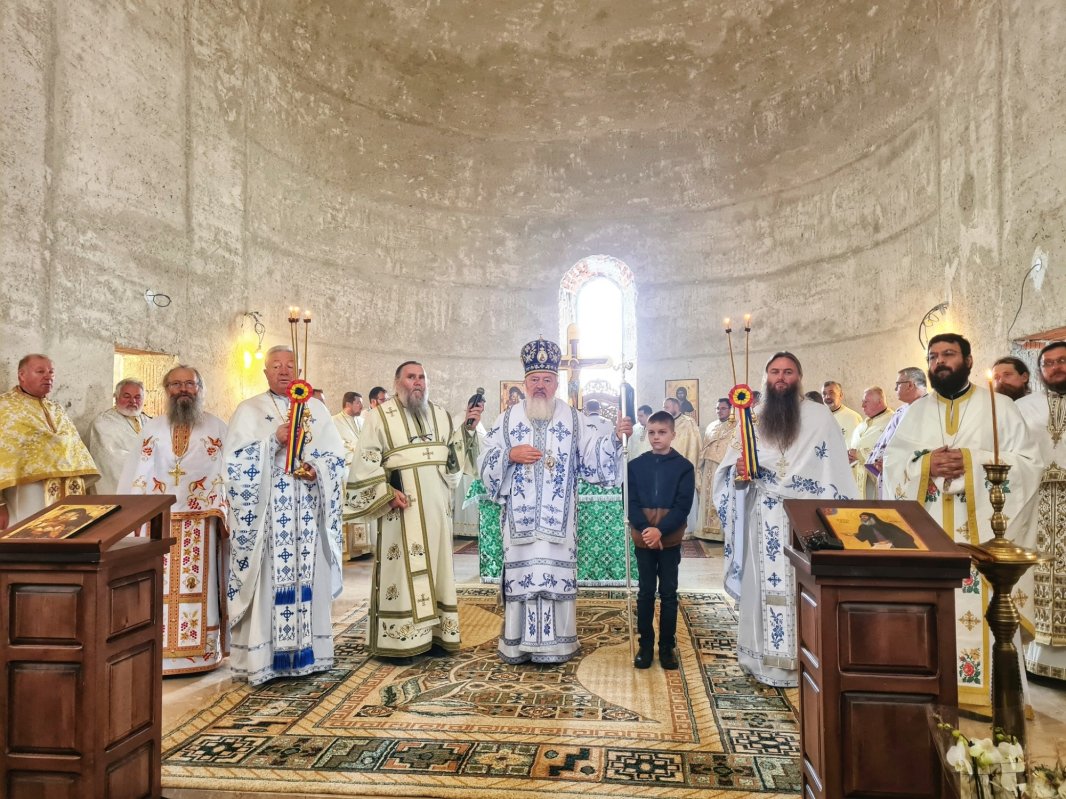 Hramul Așezământului pentru copii orfani de la Dorolea, Bistriţa‑Năsăud 227300