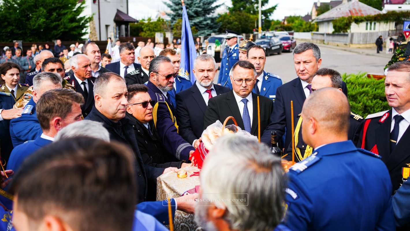Eveniment comemorativ la Fălticeni, la împlinirea a 100 de ani de la dezvelirea statuii eroilor Regimentului 2 Grăniceri 227409