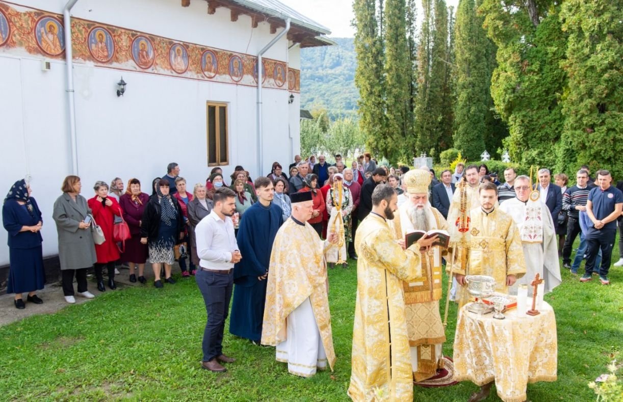 Sfințirea Centrului social‑pastoral „Despina Doamna” de la parohia vâlceană Jiblea Nouă 227402