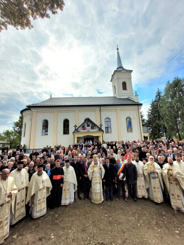 Binecuvântare arhierească  la Roşiori, judeţul Satu Mare 227484