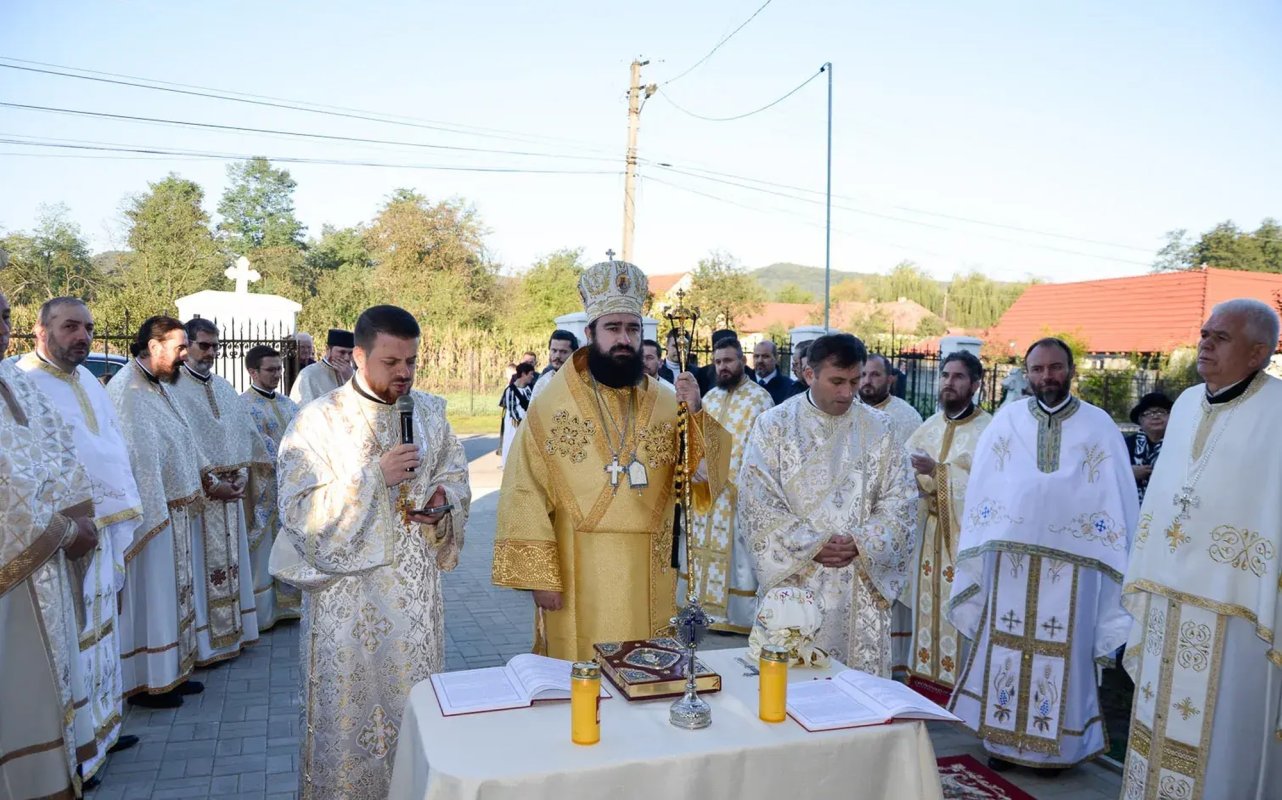 Târnosiri în Episcopia Devei şi Hunedoarei 227477