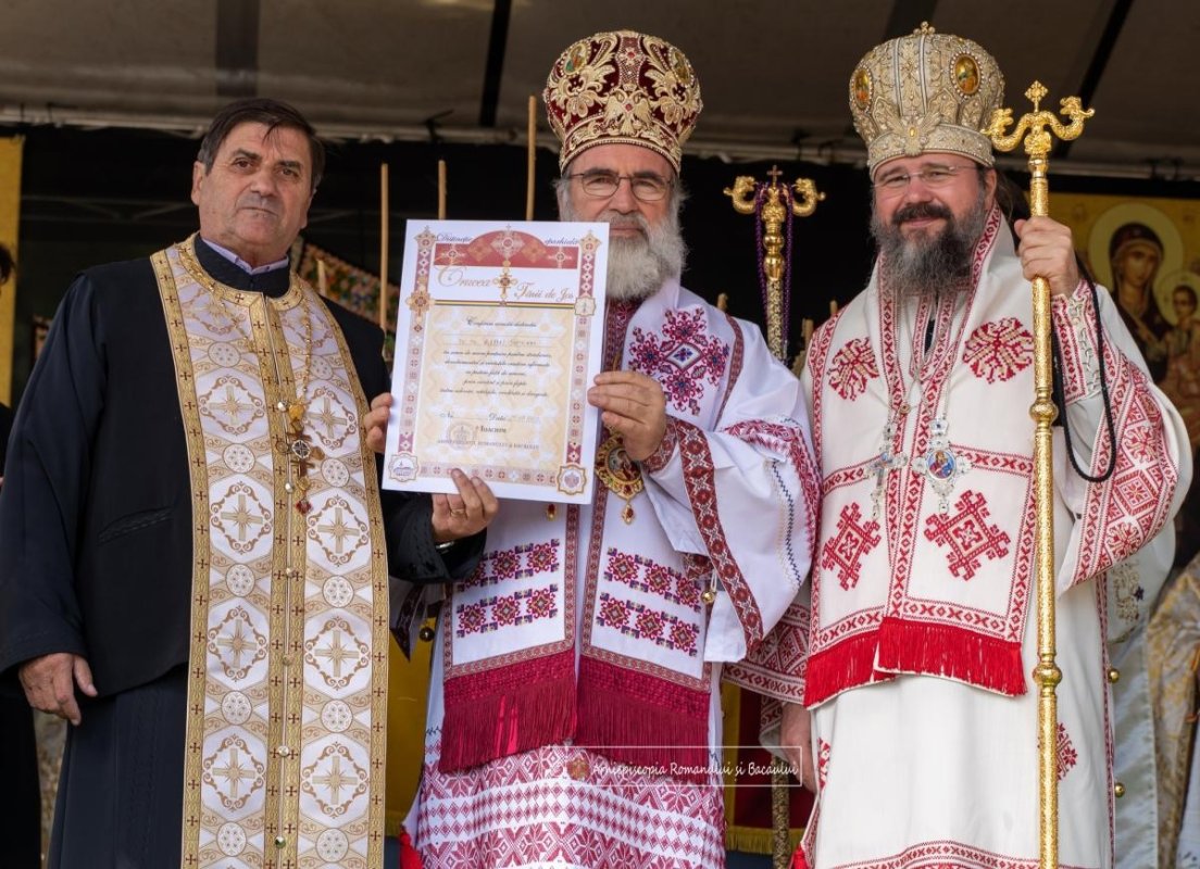 Sfințirea bisericii din Vâlcele, Bacău 227618