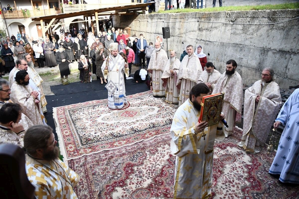 Prăznuirea Sfinților Cuvioși Iosif și Chiriac de la Bisericani 228252