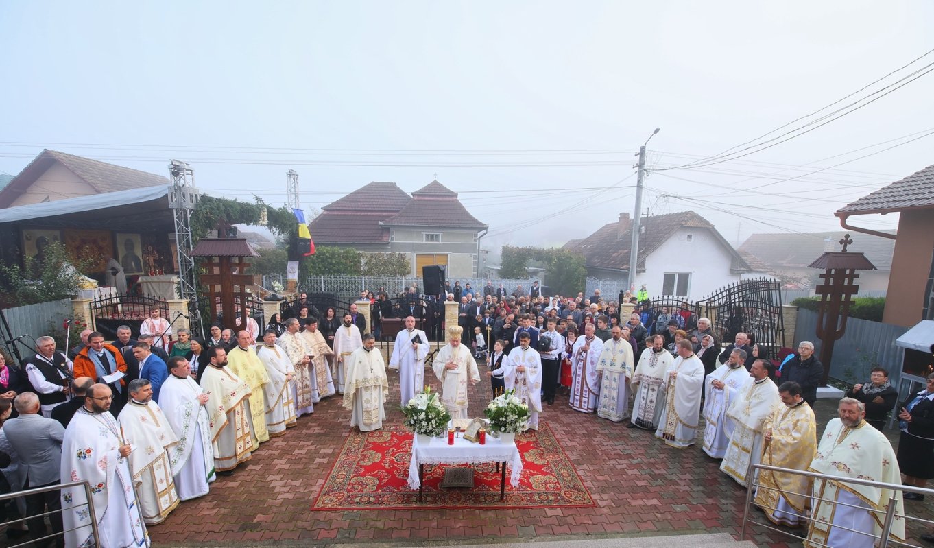 Biserica Parohiei Turda Nouă II a fost târnosită 228275