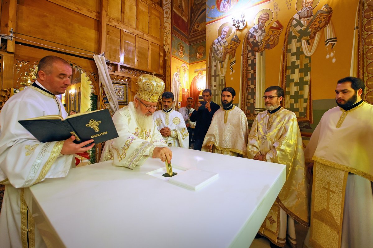 Biserica Parohiei Turda Nouă II a fost târnosită 228277