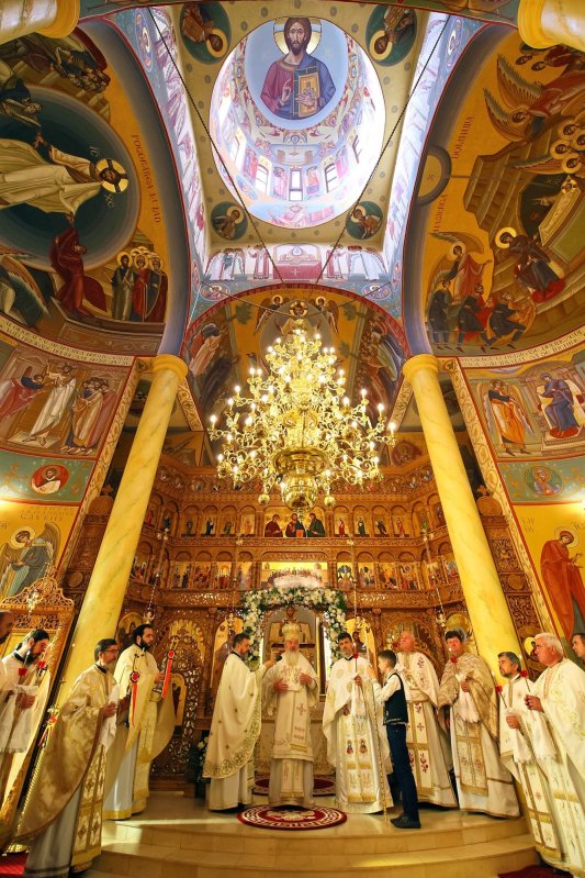 Biserica Parohiei Turda Nouă II a fost târnosită 228278