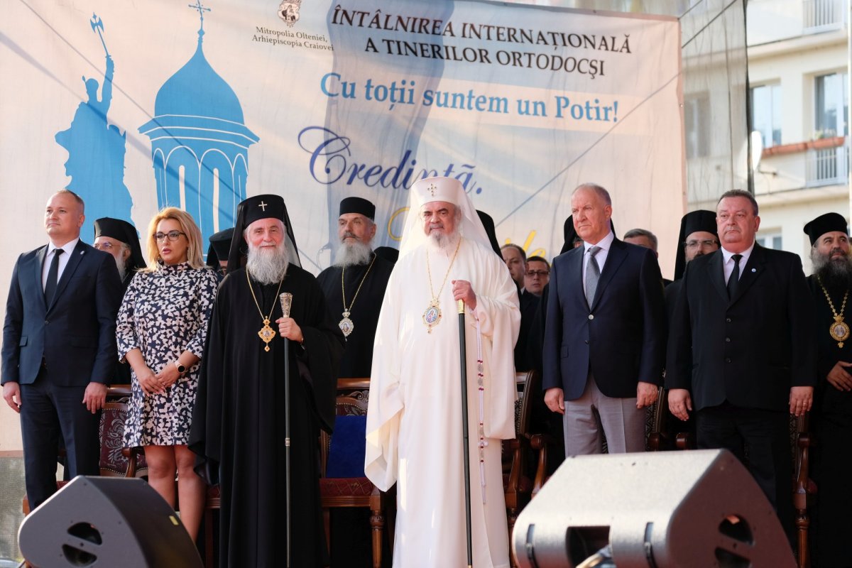 Prinos de gând şi de cuvânt la aleasă zi de prăznuire 227355