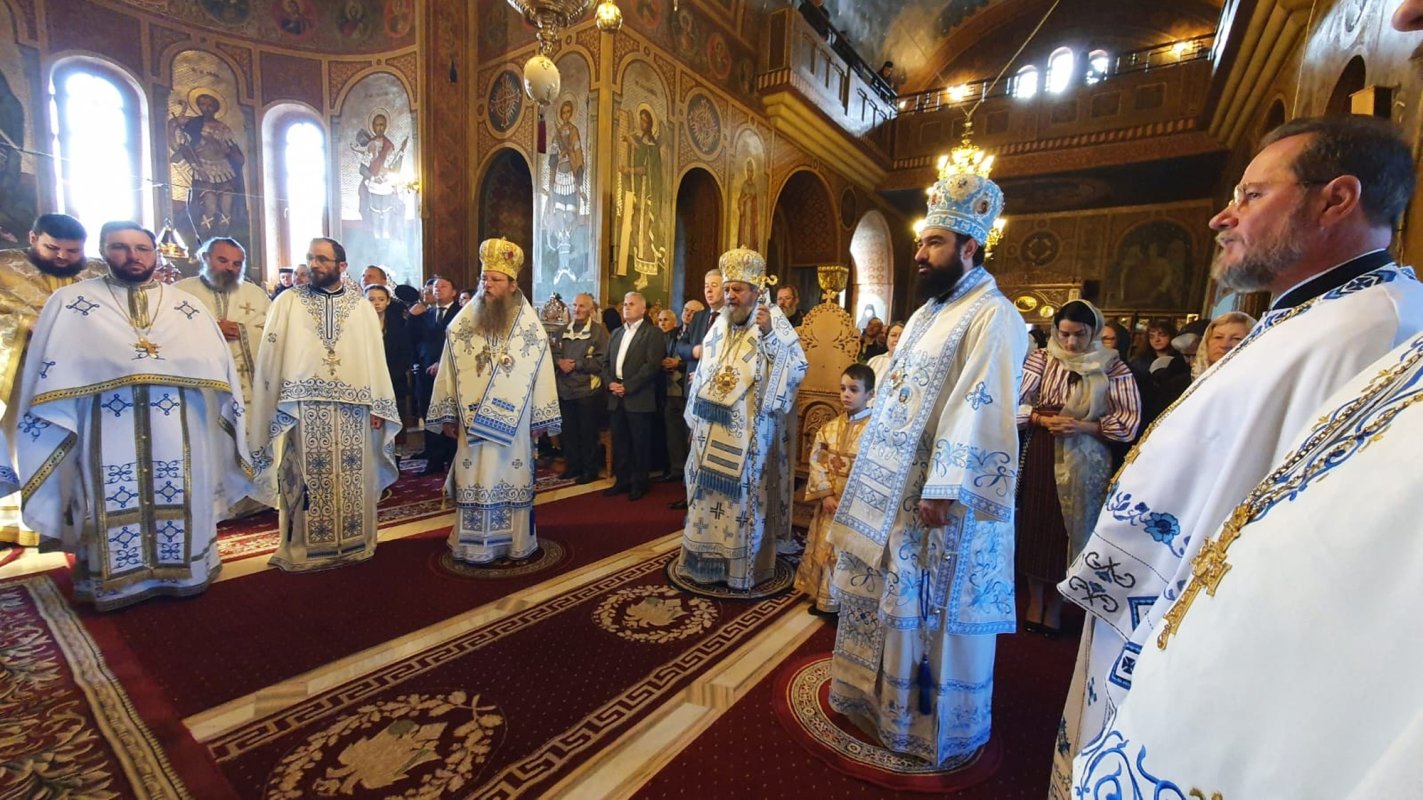Sobor de arhierei la hramul Catedralei Episcopale din Miercurea Ciuc 228258