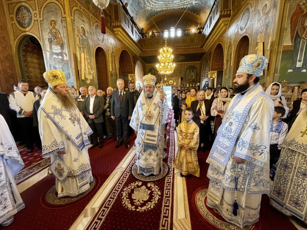 Sobor de arhierei la hramul Catedralei Episcopale din Miercurea Ciuc 228259