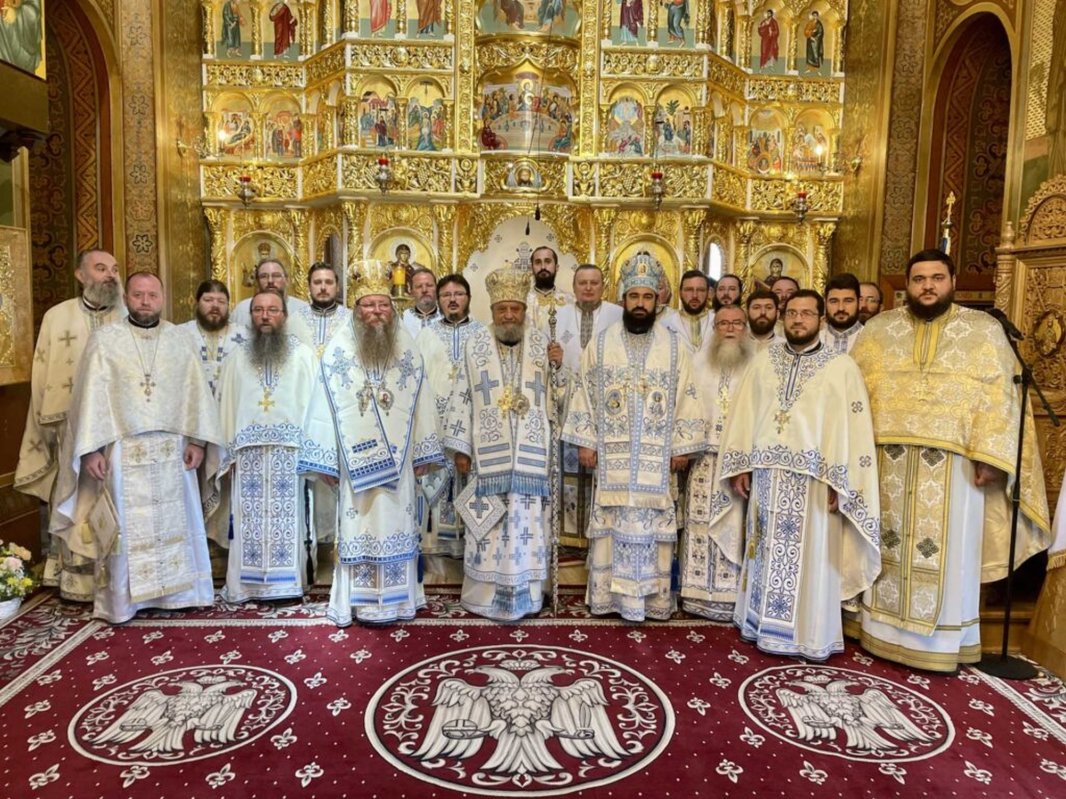 Sobor de arhierei la hramul Catedralei Episcopale din Miercurea Ciuc 228260