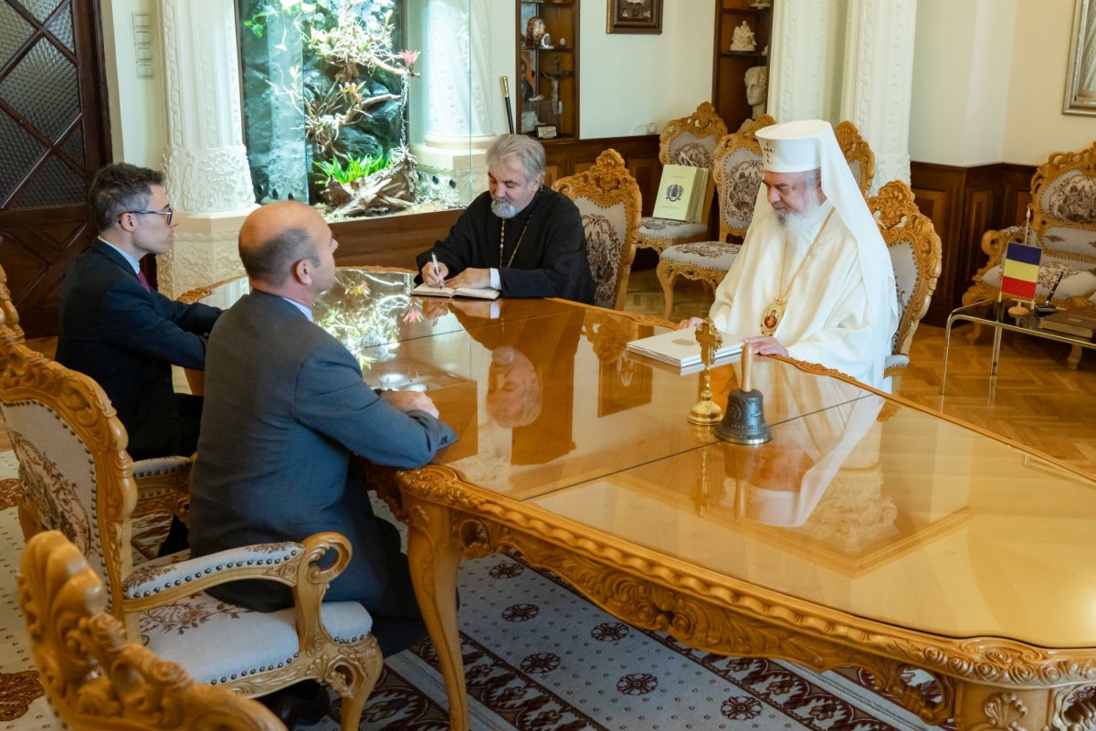 Ambasadorul Italiei la București în vizită de prezentare la Patriarhia Română 228593