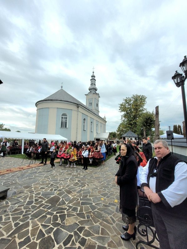 Binecuvântare arhierească la Negreşti-Oaş 228556