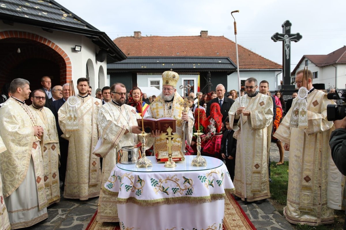 Binecuvântare arhierească la Negreşti-Oaş 228557