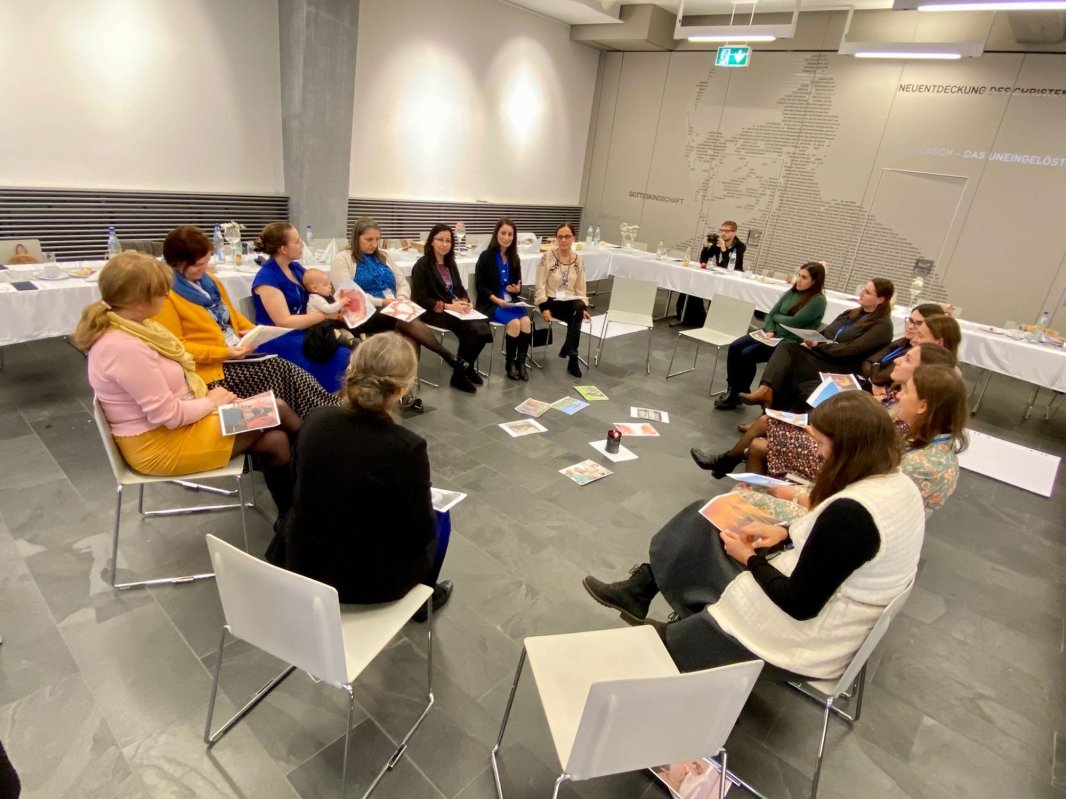 „Preoteasa în Occident în căutarea identității și a sensului vieții” 228497