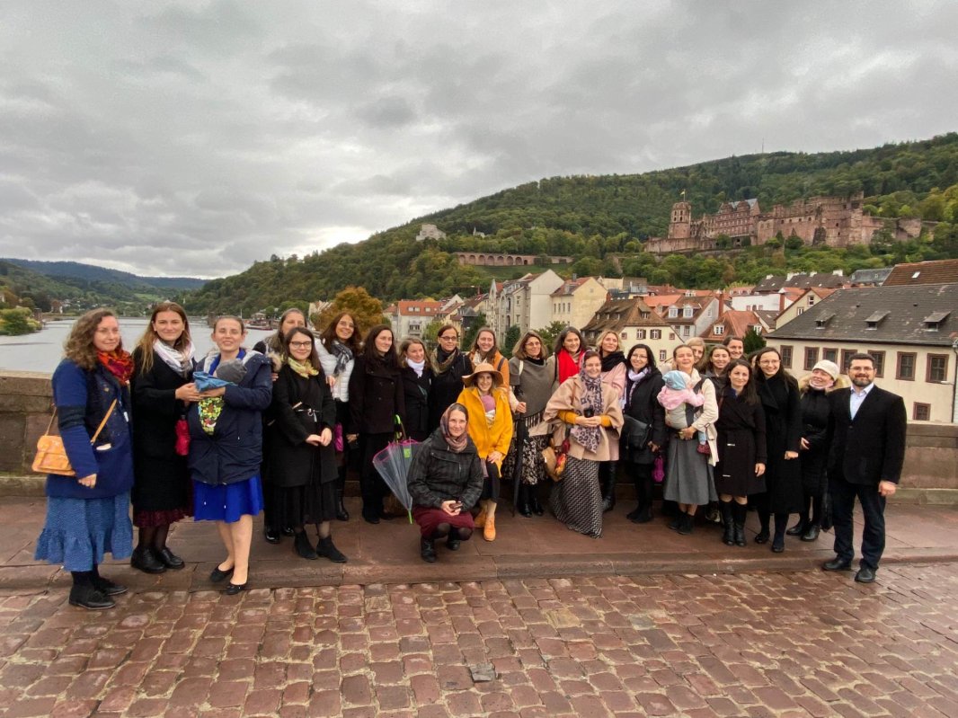 „Preoteasa în Occident în căutarea identității și a sensului vieții” 228498