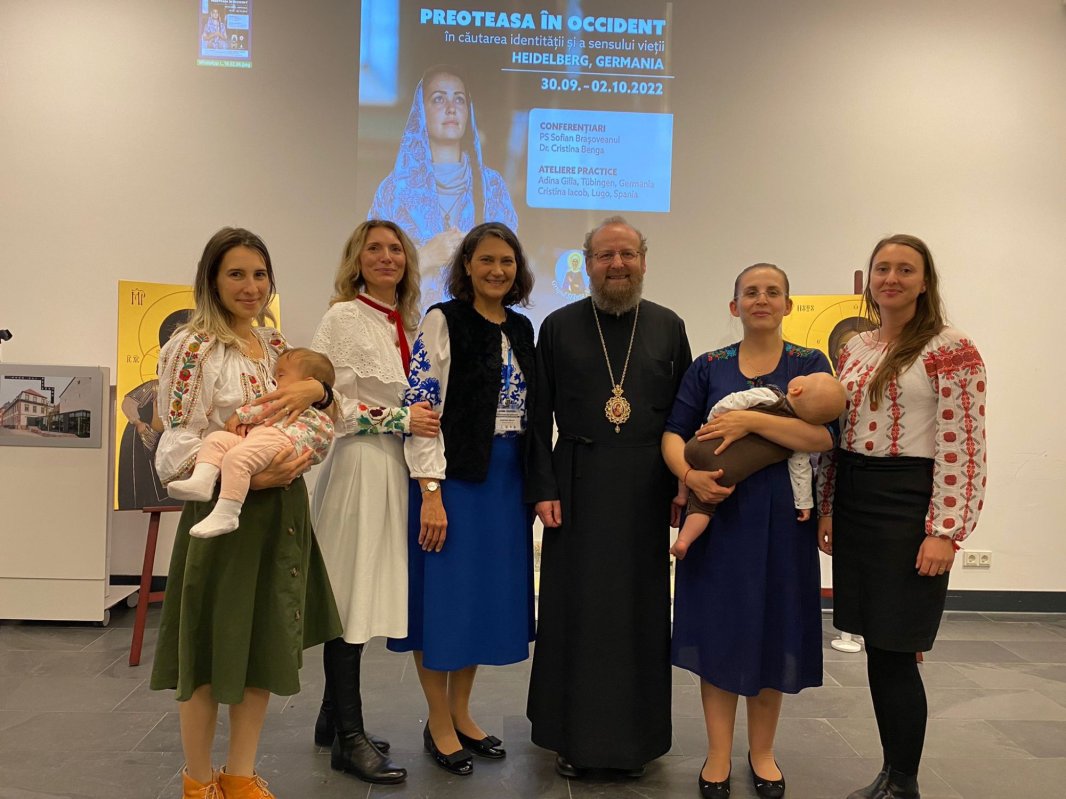 „Preoteasa în Occident în căutarea identității și a sensului vieții” 228504