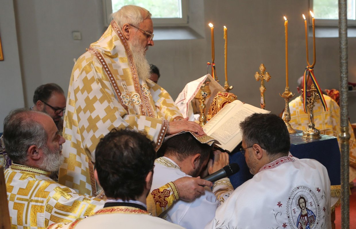 Sărbătorirea cu anticipaţie a hramului celei mai vechi parohii româneşti din Bavaria 228612