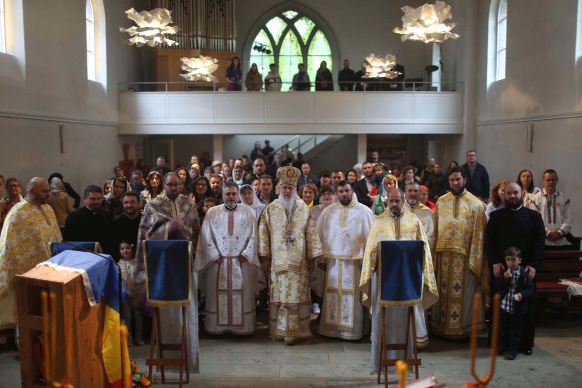 Sărbătorirea cu anticipaţie a hramului celei mai vechi parohii româneşti din Bavaria 228613