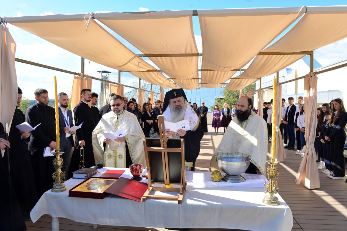 Noua clădire a Liceului „Varlaam Mitropolitul” din Iași a fost binecuvântată 228663