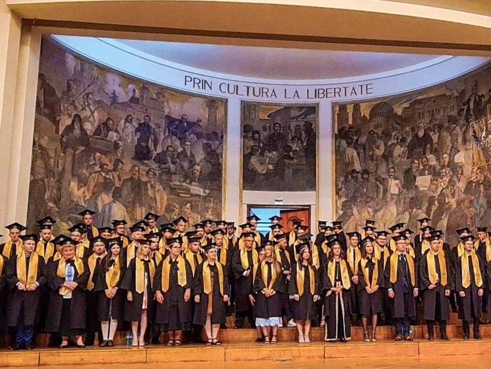 Concurs pentru 34 de burse oferite de Fundaţia „Mitropolitul Bartolomeu” 228770